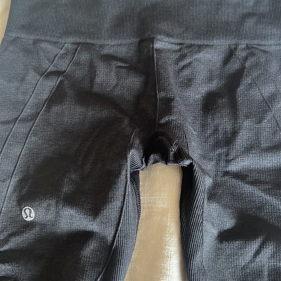 LULULEMON | ebb & flow leggings - Picture 4 of 7